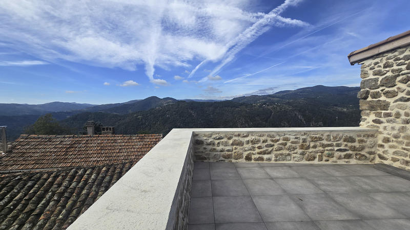 Maison - 167 m² - 6 pièces