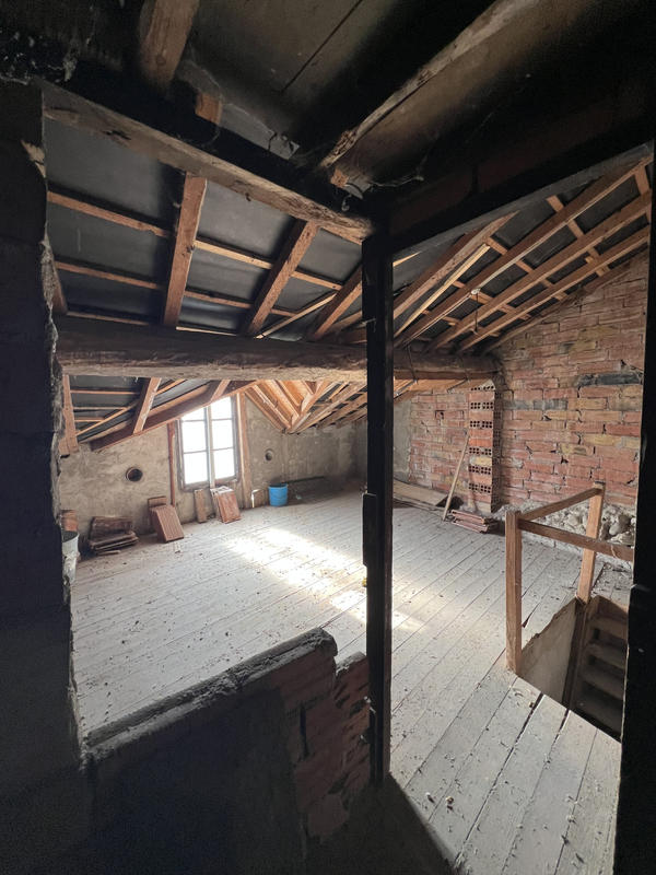 Maison de village - 305 m² - 15 pièces