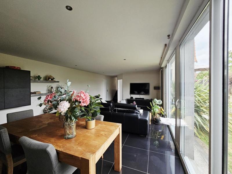 Maison - 251 m² - 10 pièces