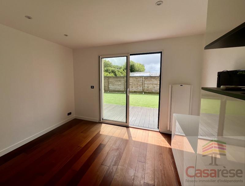 Maison - 220 m² - 7 pièces