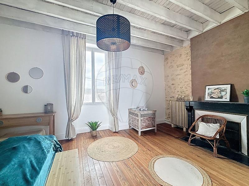 Maison - 224 m² - 7 pièces