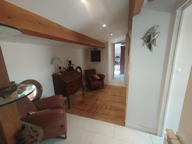 Maison - 260 m² - 8 pièces