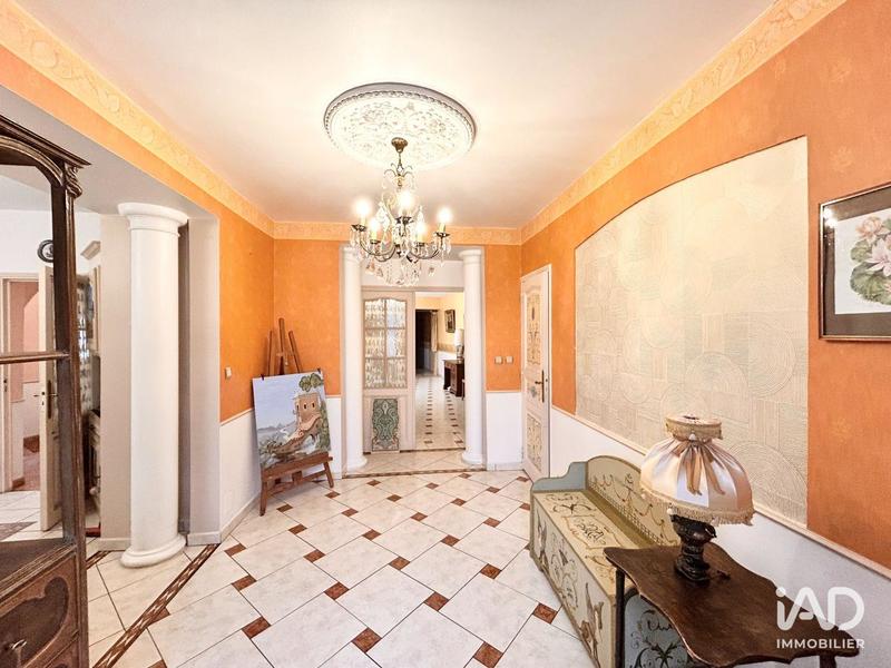 Maison - 265 m² - 10 pièces