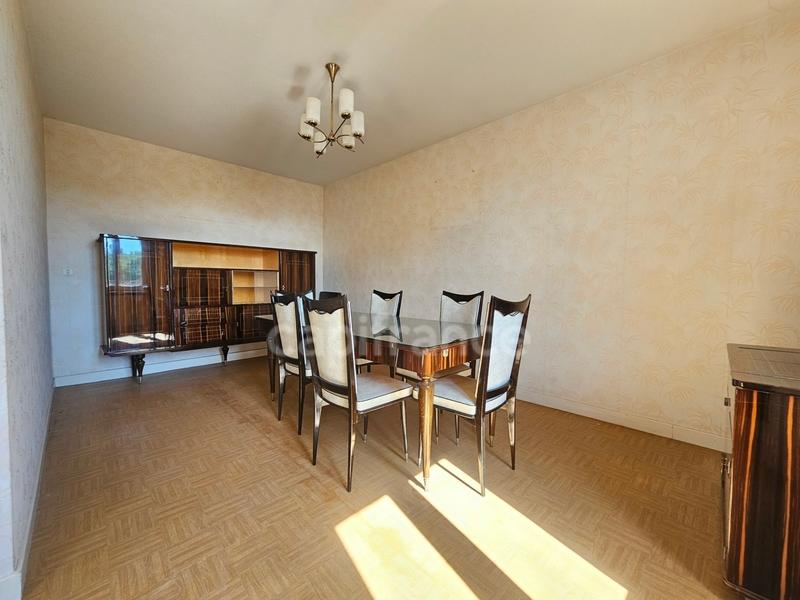 Maison - 184 m² - 8 pièces