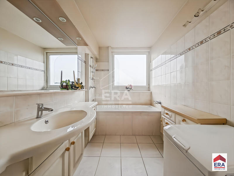 Appartement - 102 m² - 4 pièces