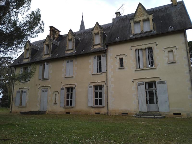Château - 570 m² - 20 pièces