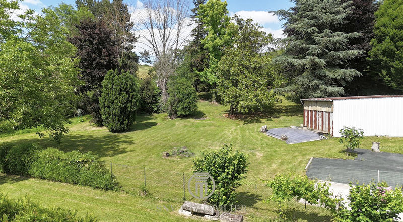 Maison - 285 m² - 8 pièces