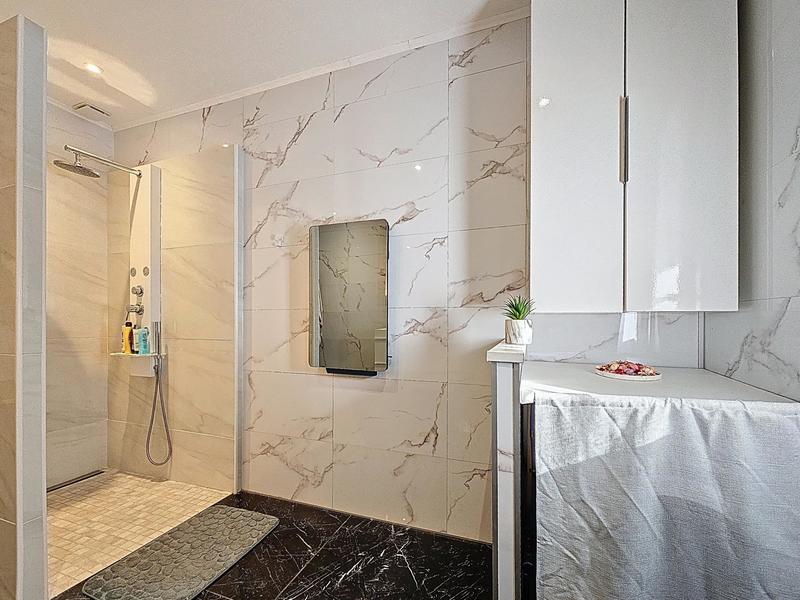 Maison - 165 m² - 6 pièces