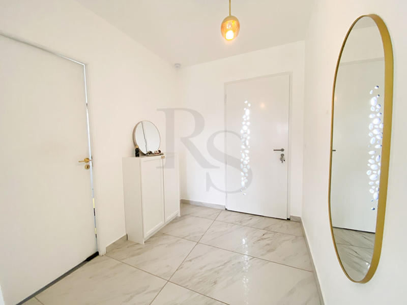 Maison - 98 m² - 5 pièces