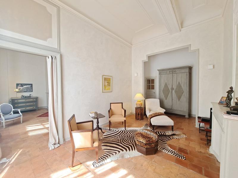 Maison - 247 m² - 6 pièces