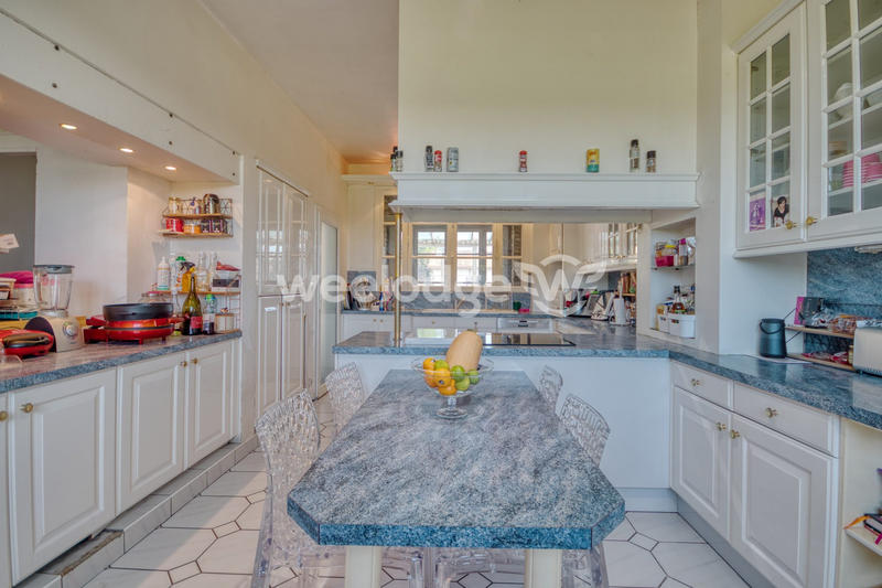 Maison - 450 m² - 13 pièces