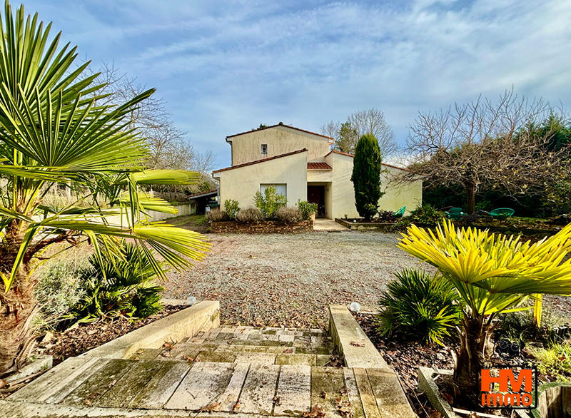 Maison - 195 m² - 9 pièces