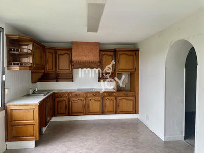 Maison - 180 m² - 7 pièces