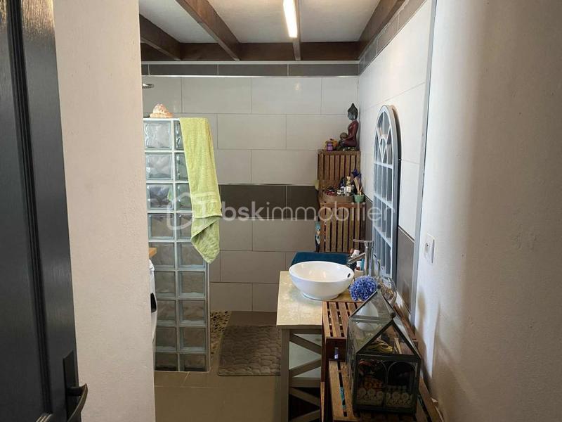 Maison - 1 186 m² - 3 pièces