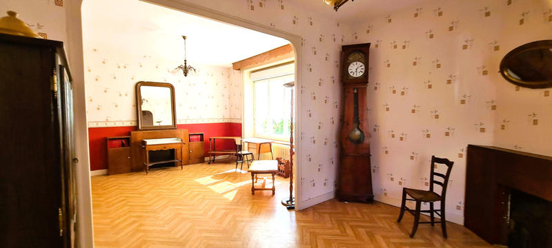 Maison - 128 m² - 7 pièces