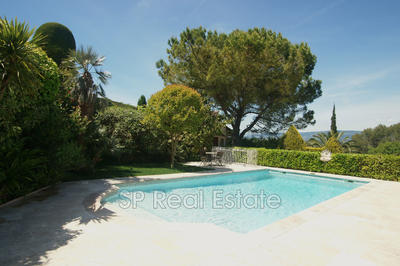 Maison - 270 m² - 6 pièces