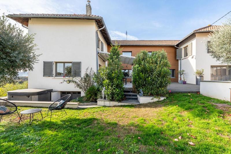 Maison - 200 m² - 7 pièces