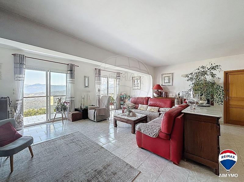 Villa - 179 m² - 6 pièces