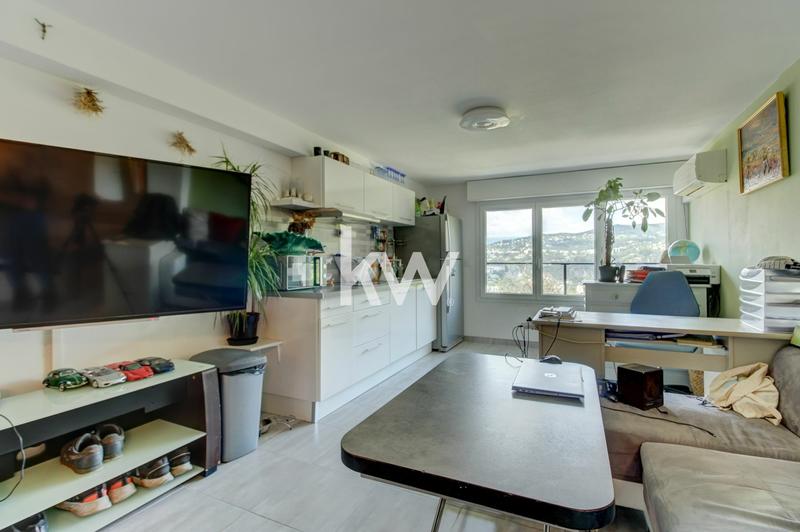 Maison - 213 m² - 10 pièces