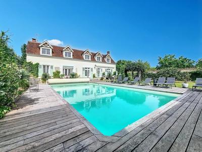 Propriété - 250 m² - 10 pièces