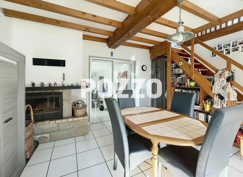 Maison - 90 m² - 5 pièces