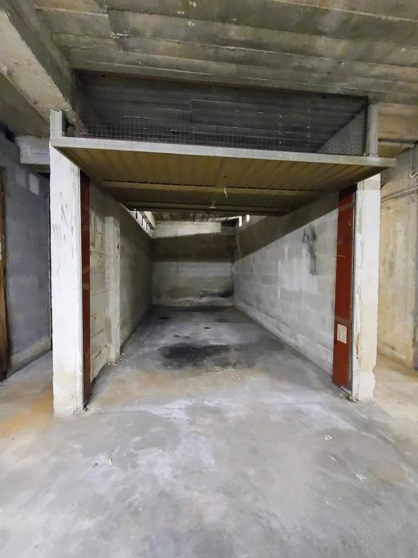 Parking / Garage - 12 m²