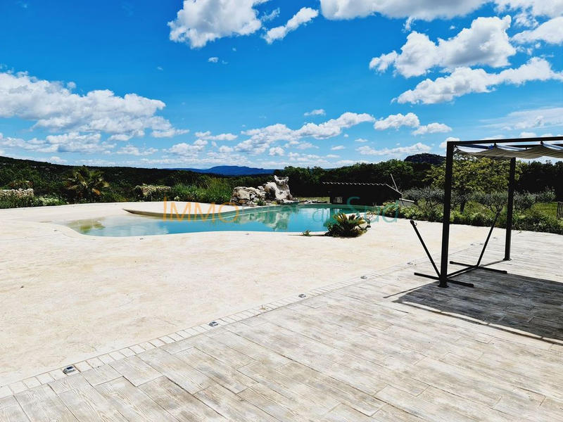 Mas - 280 m² - 13 pièces