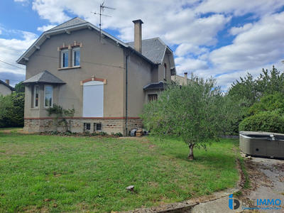 Maison - 200 m² - 7 pièces