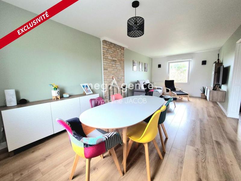 Maison traditionnelle - 176 m² - 8 pièces