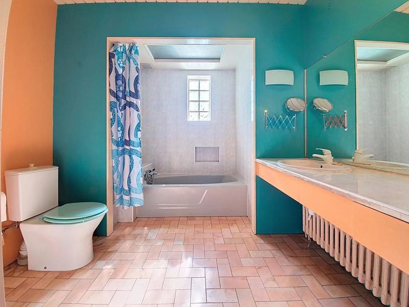 Maison - 223 m² - 9 pièces