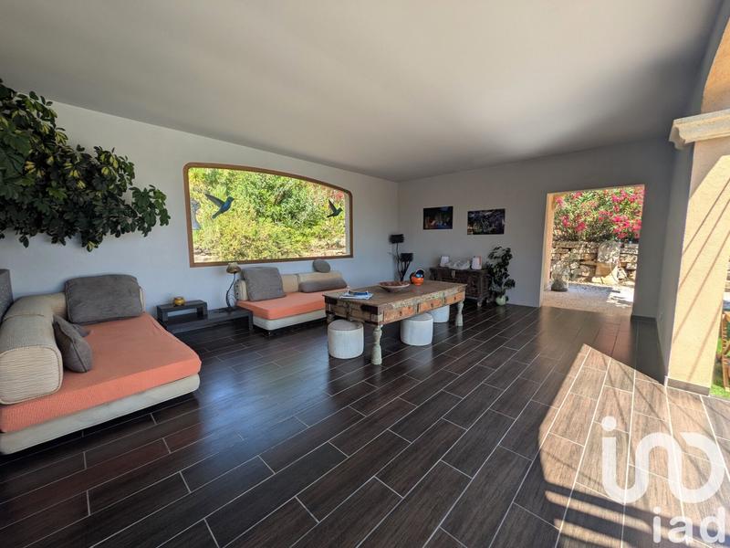 Maison - 460 m² - 12 pièces