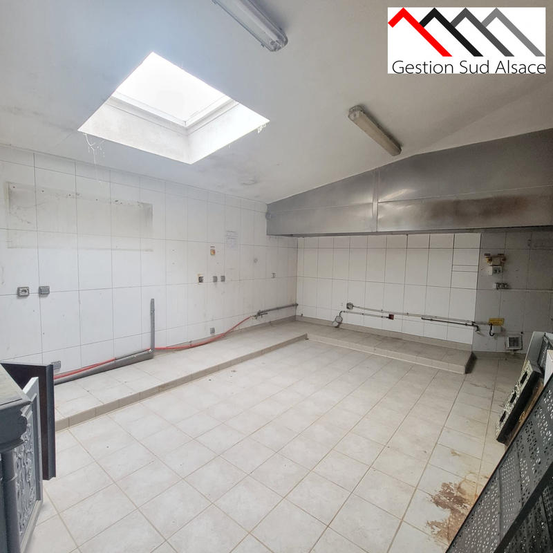 Local commercial - 248 m² - 8 pièces