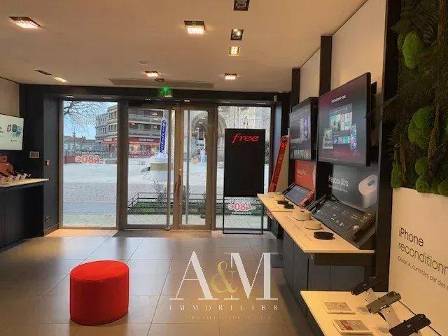 Local commercial - 90 m² - 3 pièces