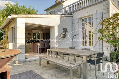 Maison - 227 m² - 9 pièces