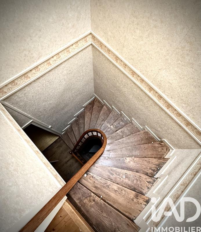 Maison - 337 m² - 11 pièces