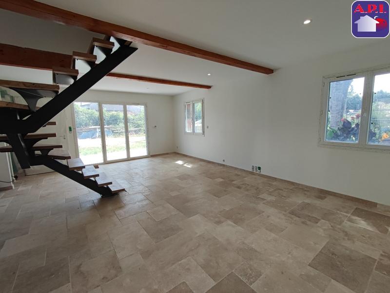 Maison - 104 m² - 4 pièces