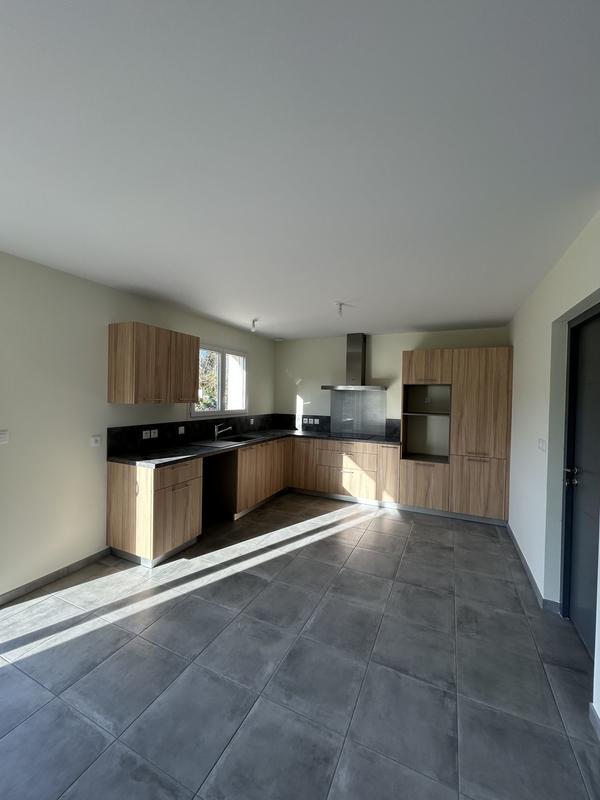 Maison - 92 m² - 4 pièces