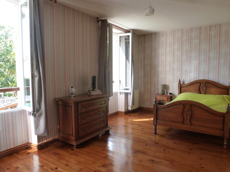 Maison - 276 m² - 8 pièces