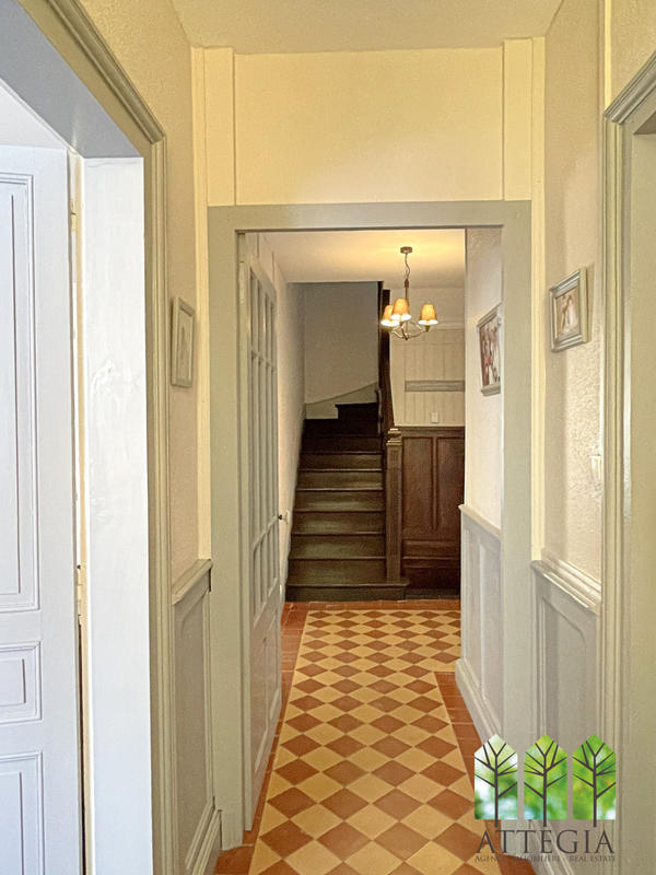 Maison - 165 m² - 8 pièces