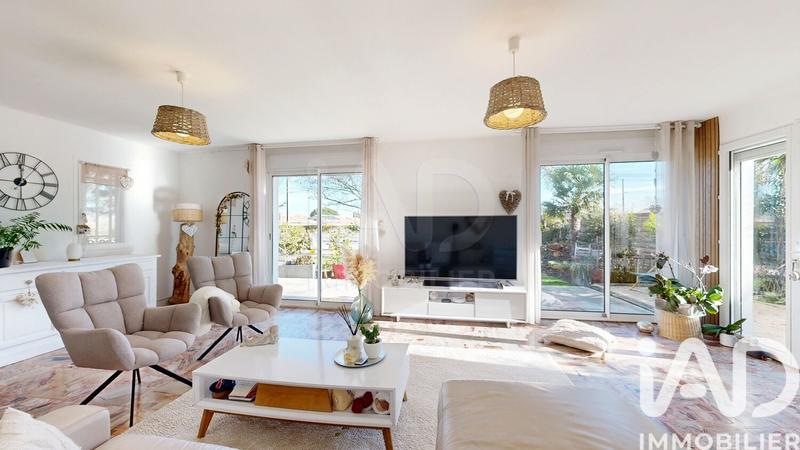 Maison - 206 m² - 8 pièces