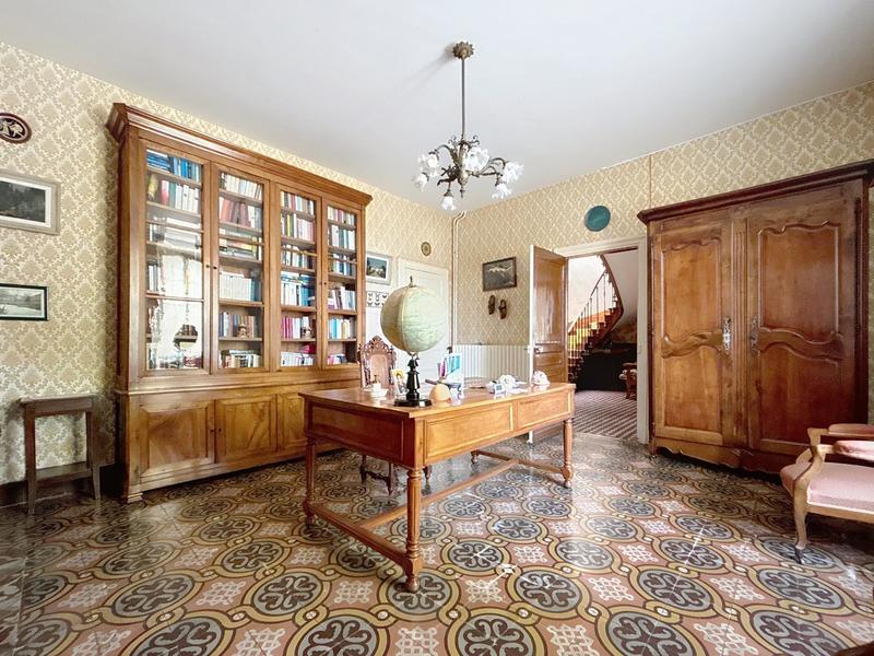 Maison - 298 m² - 13 pièces