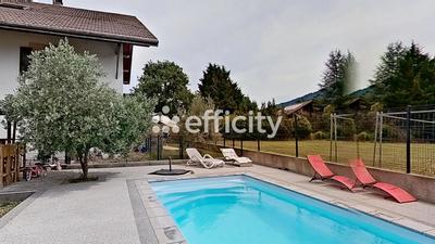 Maison - 245 m² - 10 pièces