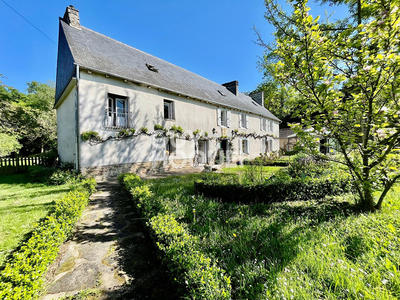 Maison - 252 m² - 8 pièces