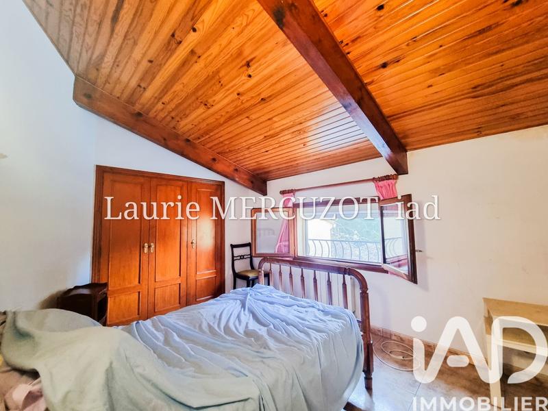 Maison - 218 m² - 8 pièces