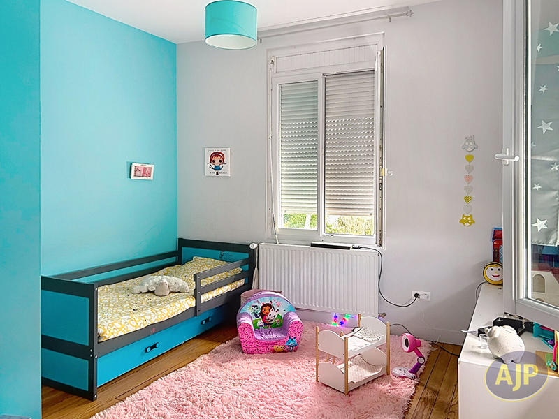 Maison - 176 m² - 8 pièces