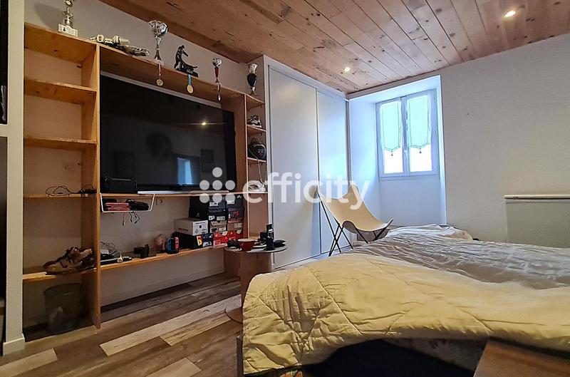 Maison - 184 m² - 6 pièces