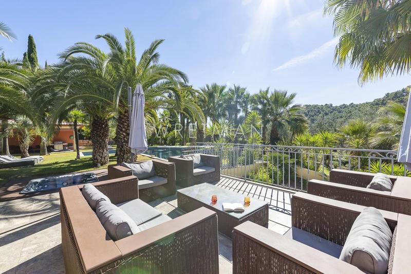 Villa - 440 m² - 10 pièces