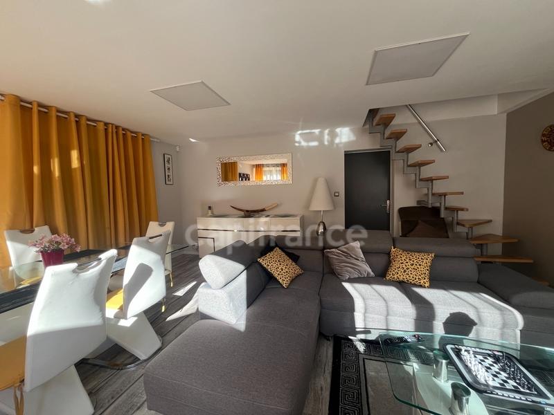 Maison - 472 m² - 15 pièces