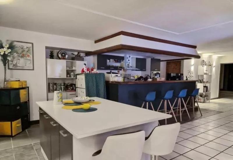 Maison - 439 m² - 6 pièces