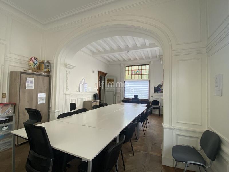 Maison - 239 m² - 12 pièces